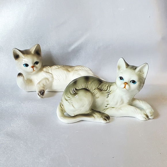 Vintage Bone China Cat Figurines  Set of Two - Picture 4 of 14